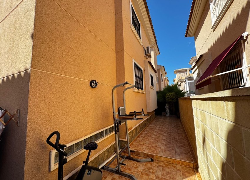 Resale - Villa - Orihuela Costa - Los Altos