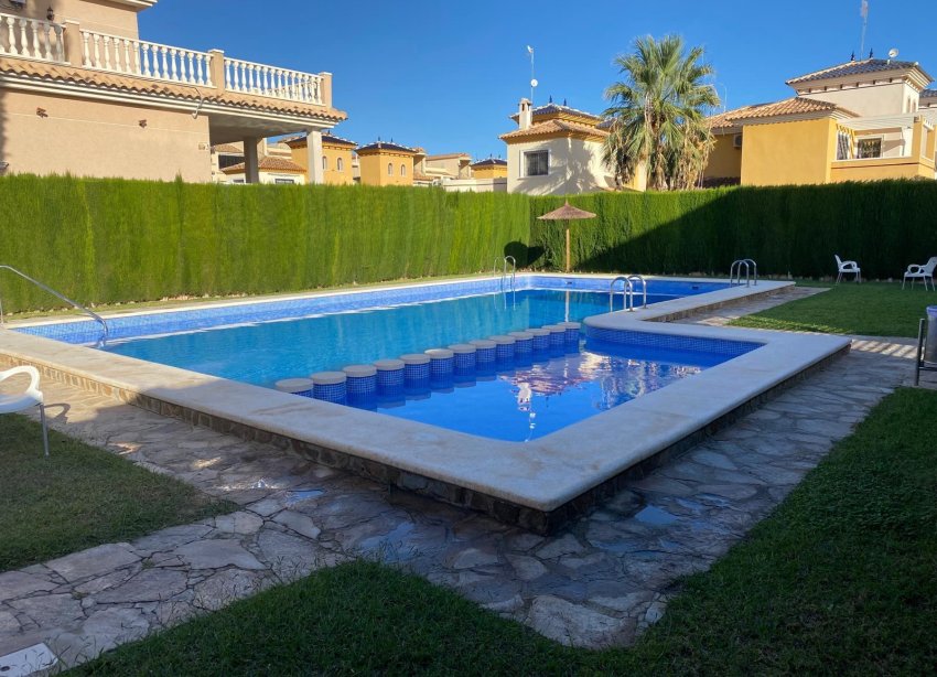 Resale - Villa - Orihuela Costa - Los Altos