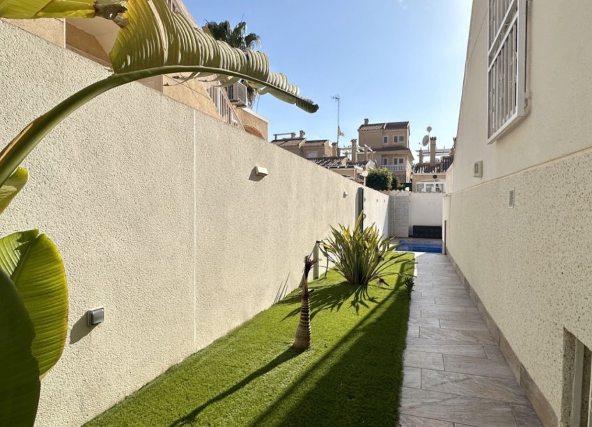 Resale - Villa - Orihuela Costa - Los Altos