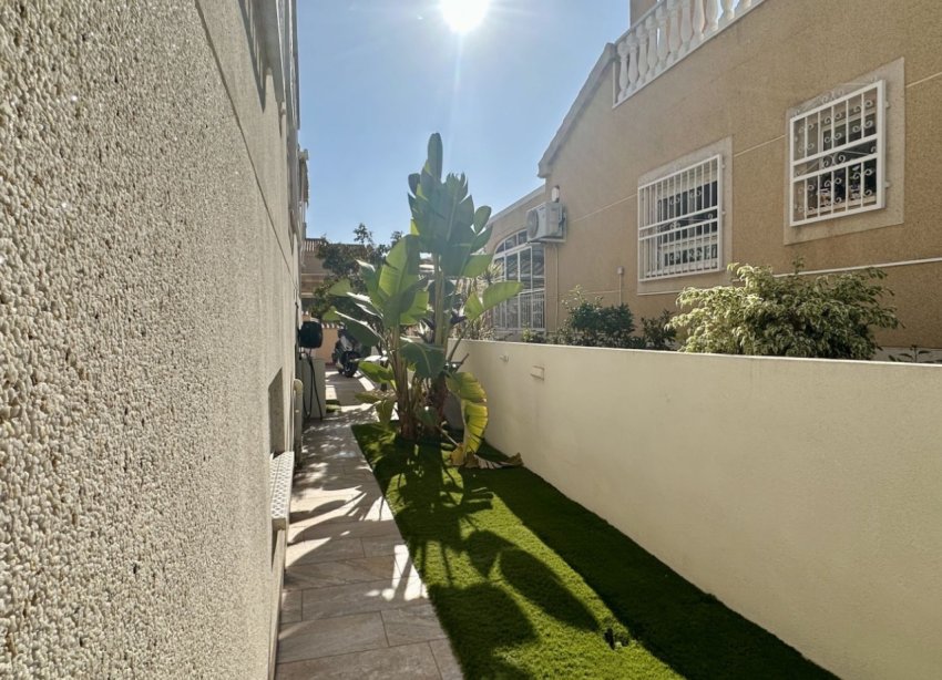Resale - Villa - Orihuela Costa - Los Altos
