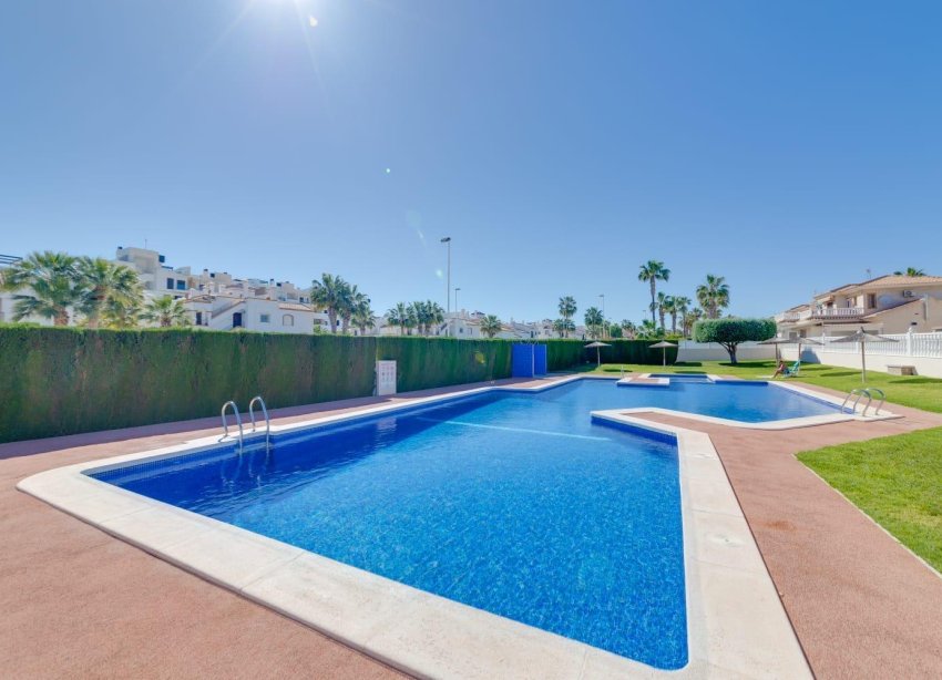 Resale - Villa - Orihuela Costa - Los Dolses