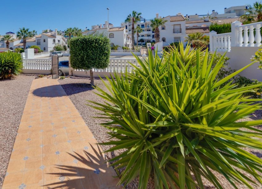 Resale - Villa - Orihuela Costa - Los Dolses