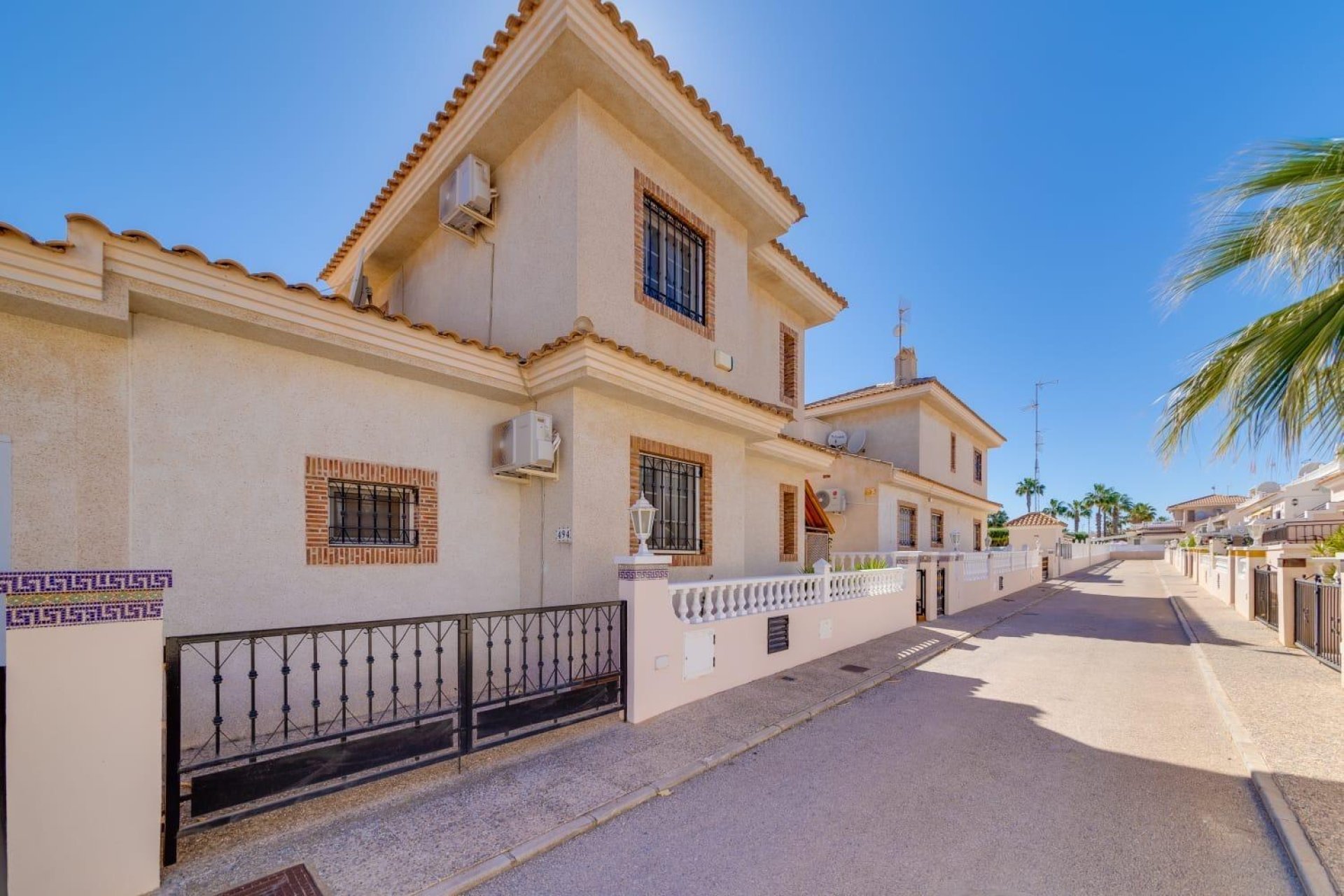 Resale - Villa - Orihuela Costa - Los Dolses