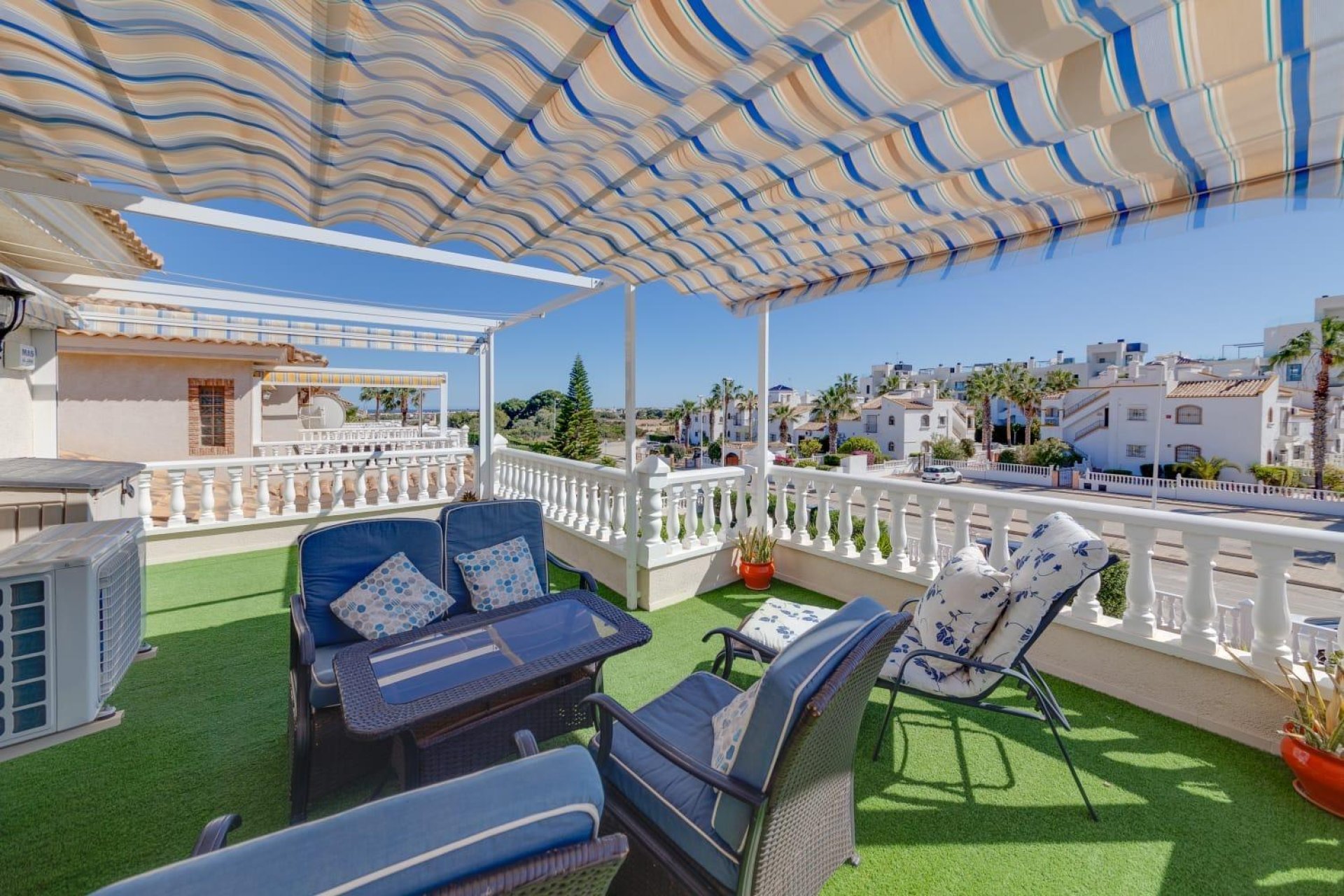 Resale - Villa - Orihuela Costa - Los Dolses