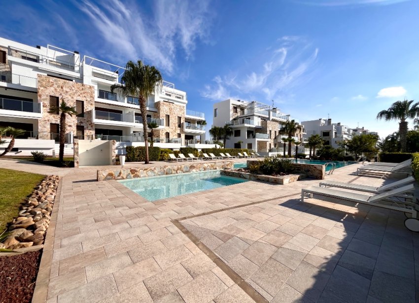Resale - Villa - Orihuela Costa - Los Dolses