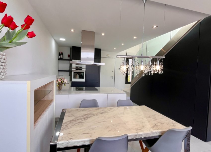 Resale - Villa - Orihuela Costa - Los Dolses