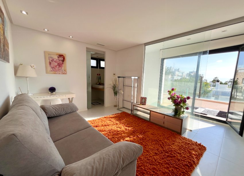 Resale - Villa - Orihuela Costa - Los Dolses