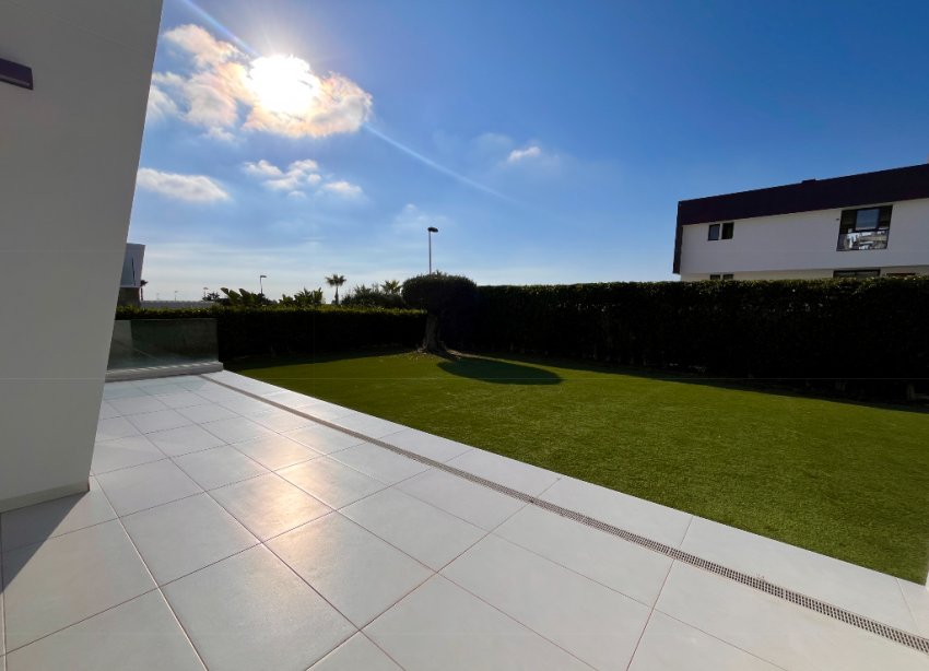 Resale - Villa - Orihuela Costa - Los Dolses