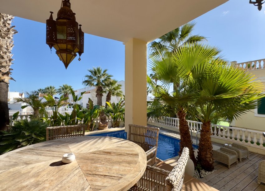 Resale - Villa * - Orihuela Costa - Los Dolses