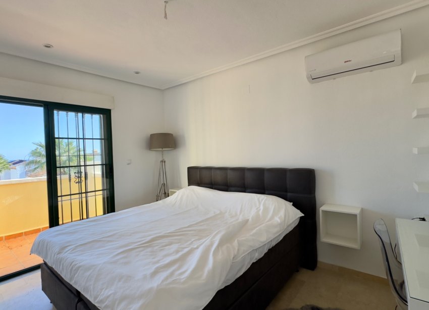 Resale - Villa * - Orihuela Costa - Los Dolses