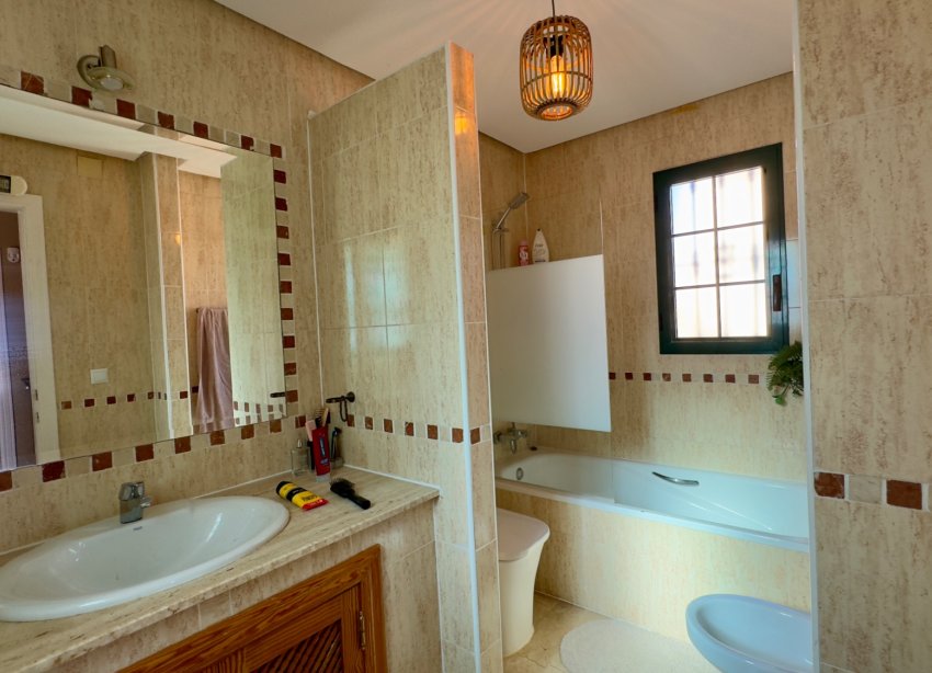 Resale - Villa * - Orihuela Costa - Los Dolses