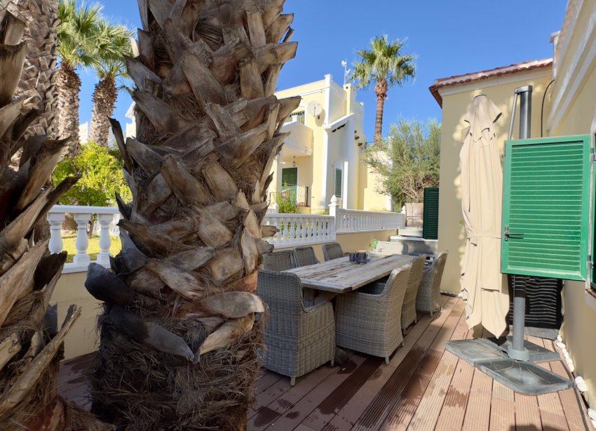 Resale - Villa * - Orihuela Costa - Los Dolses