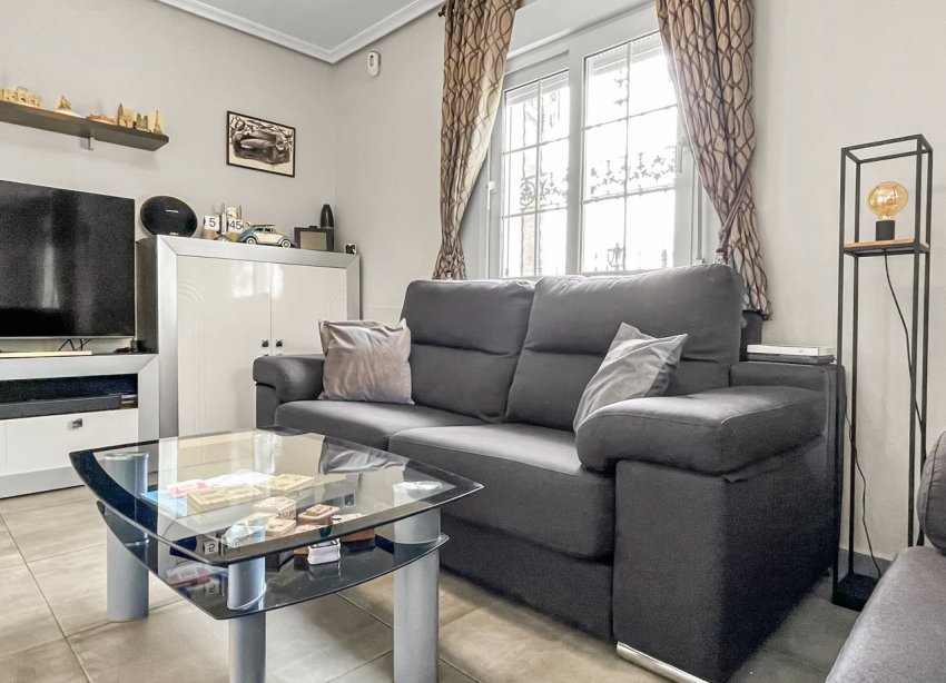 Resale - Villa - Orihuela Costa - Los Dolses