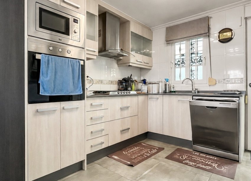 Resale - Villa - Orihuela Costa - Los Dolses