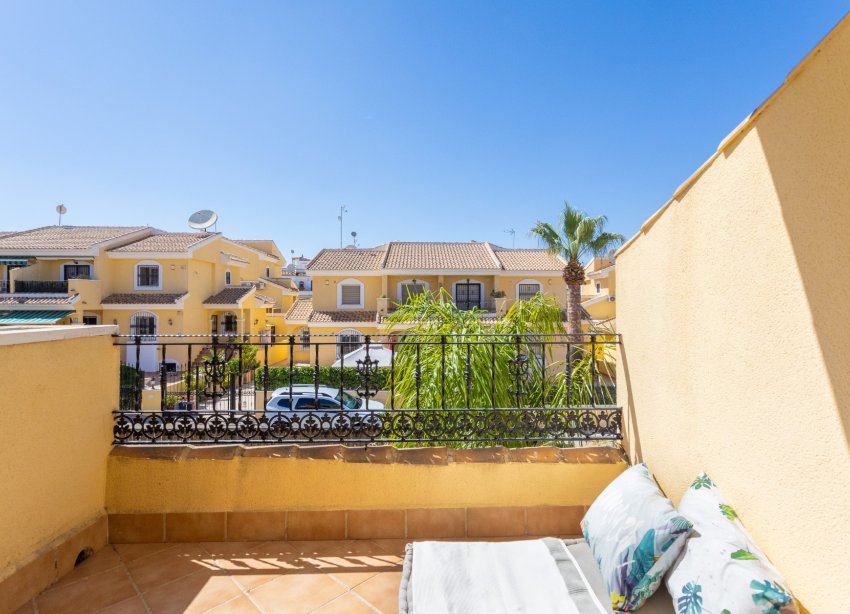 Resale - Villa - Orihuela Costa - Los Dolses