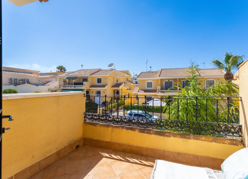 Resale - Villa - Orihuela Costa - Los Dolses