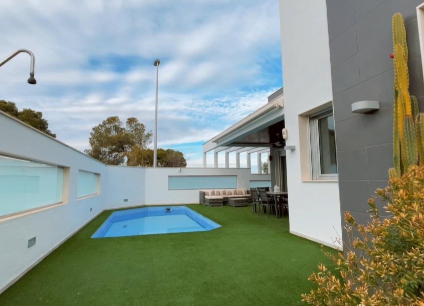 Resale - Villa - Orihuela Costa - Mil Palmeras