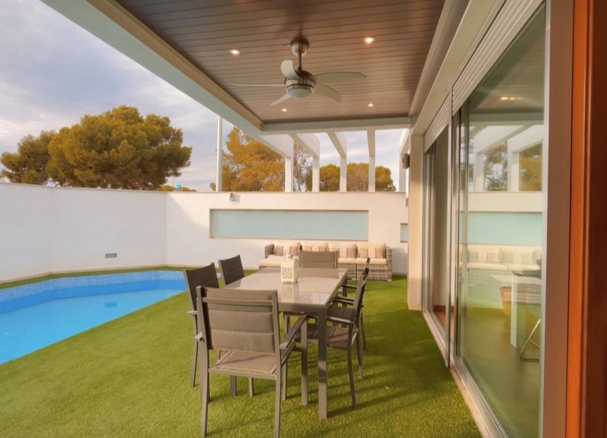 Resale - Villa - Orihuela Costa - Mil Palmeras