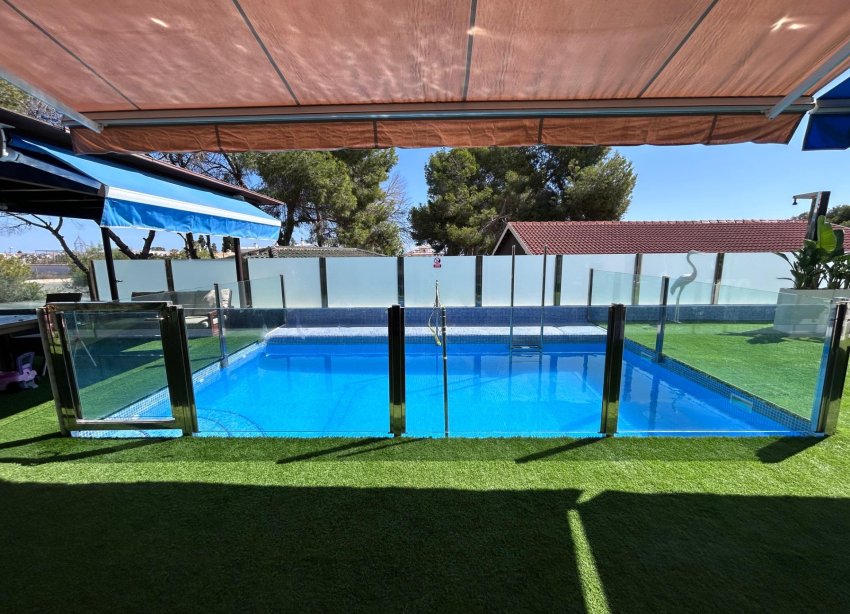 Resale - Villa - Orihuela Costa - Montezenia