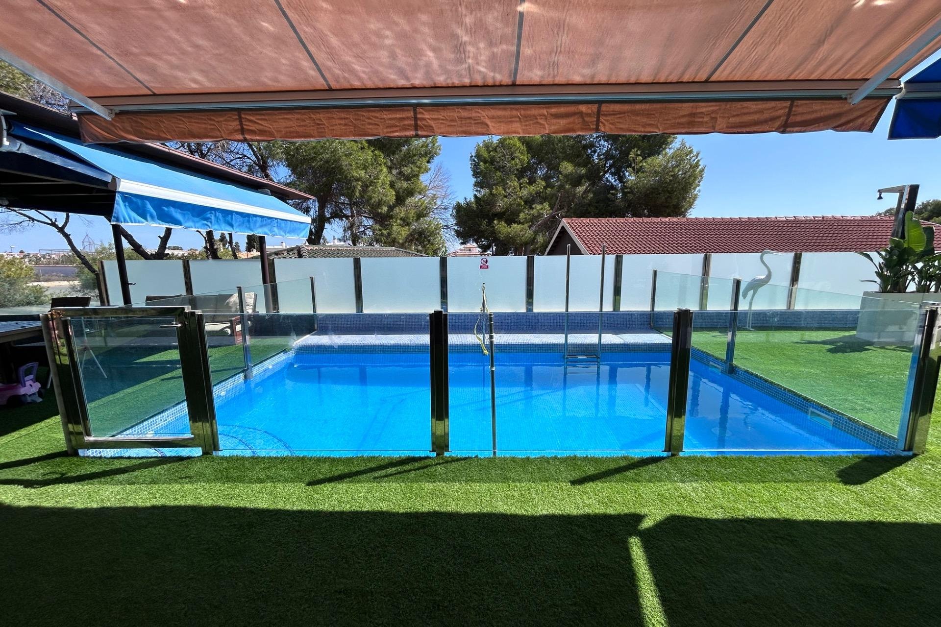Resale - Villa - Orihuela Costa - Montezenia