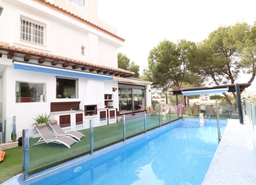 Resale - Villa - Orihuela Costa - Montezenia