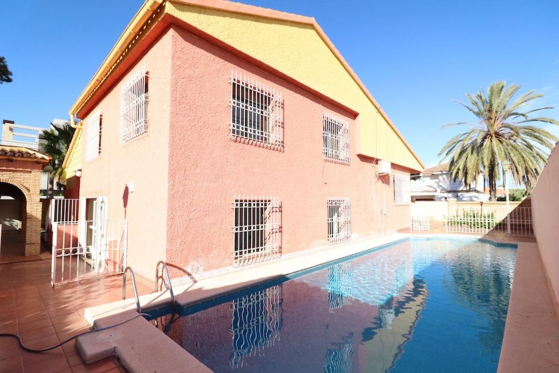 Resale - Villa - Orihuela Costa - MUY CERCA DE LA PLAYA