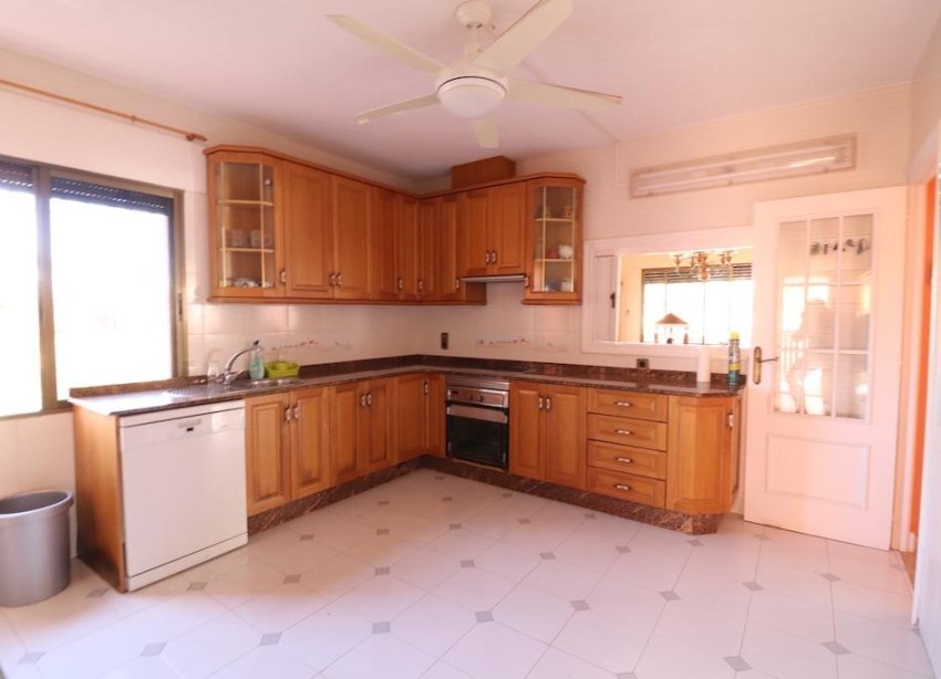 Resale - Villa - Orihuela Costa - MUY CERCA DE LA PLAYA