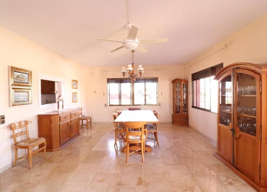 Resale - Villa - Orihuela Costa - MUY CERCA DE LA PLAYA