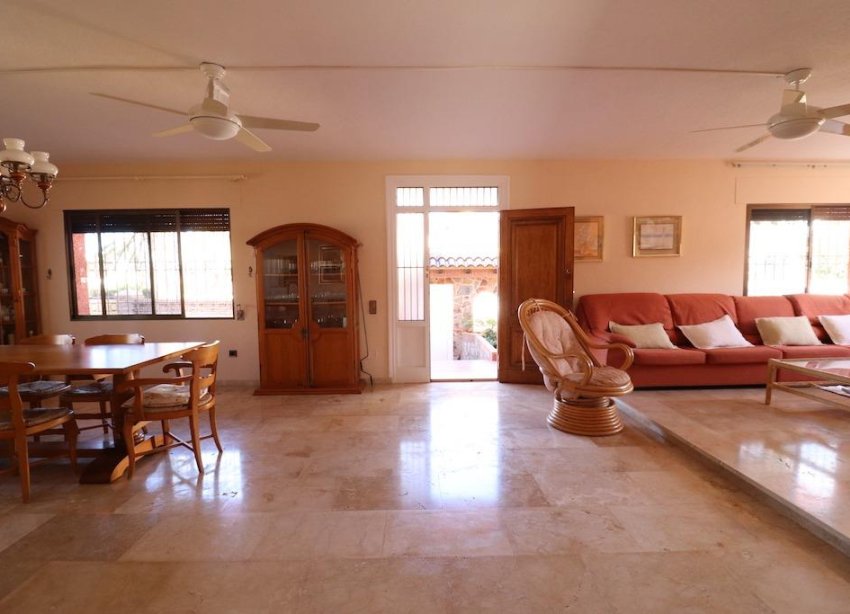 Resale - Villa - Orihuela Costa - MUY CERCA DE LA PLAYA