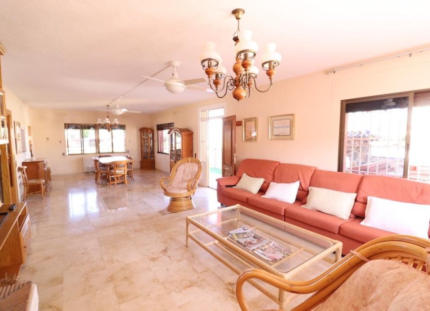 Resale - Villa - Orihuela Costa - MUY CERCA DE LA PLAYA