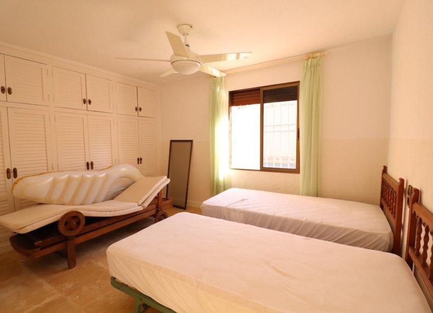 Resale - Villa - Orihuela Costa - MUY CERCA DE LA PLAYA