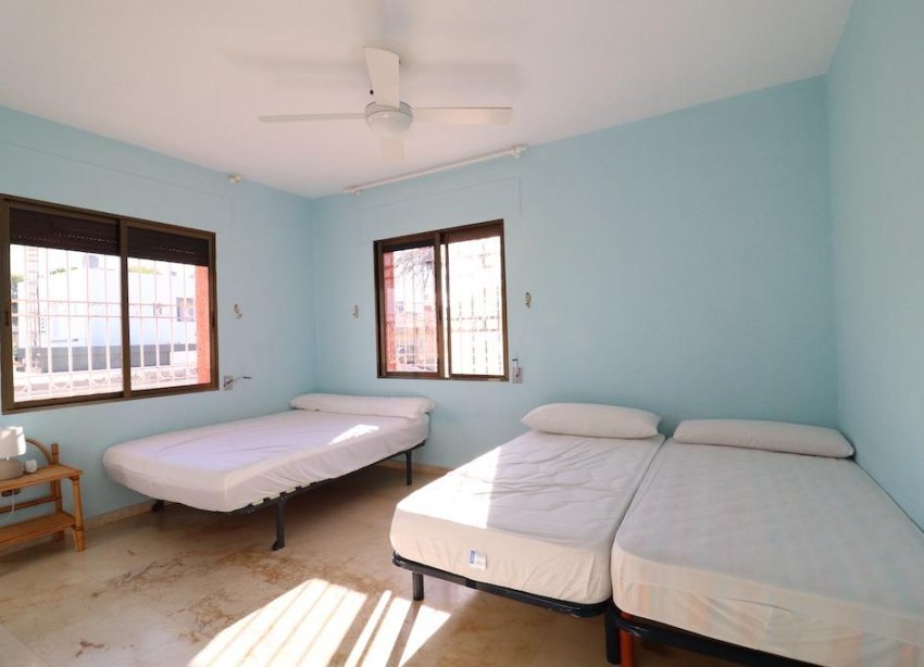 Resale - Villa - Orihuela Costa - MUY CERCA DE LA PLAYA