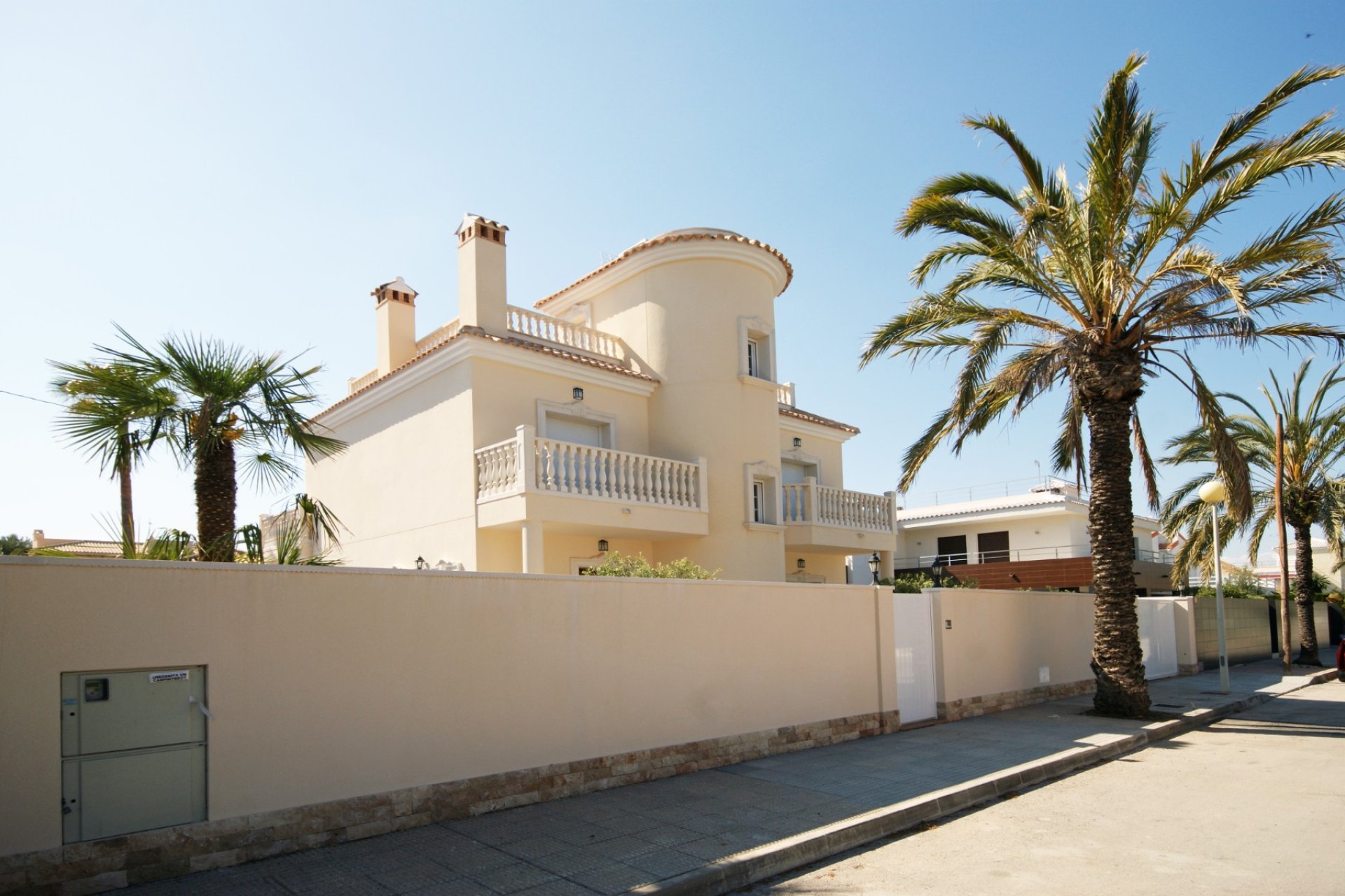Resale - Villa - Orihuela Costa - MUY CERCA DE LA PLAYA