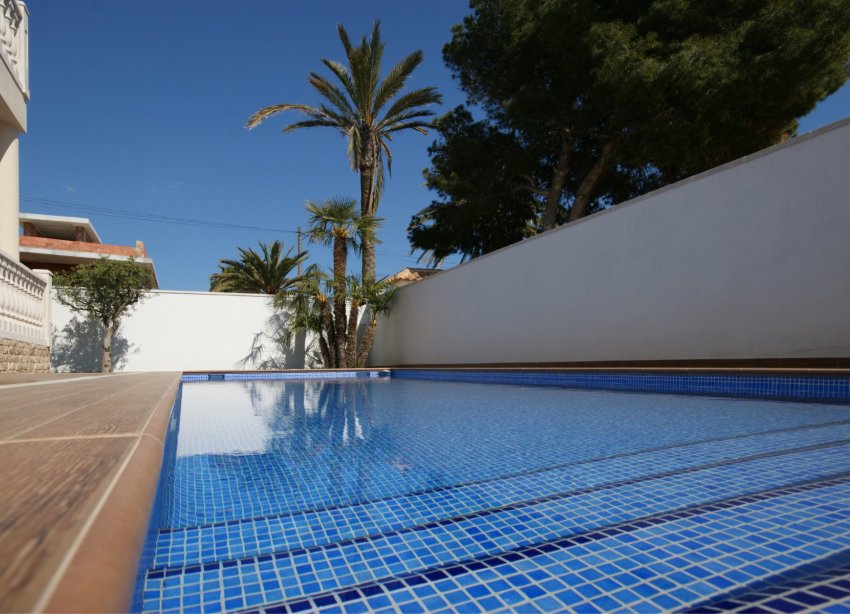 Resale - Villa - Orihuela Costa - MUY CERCA DE LA PLAYA