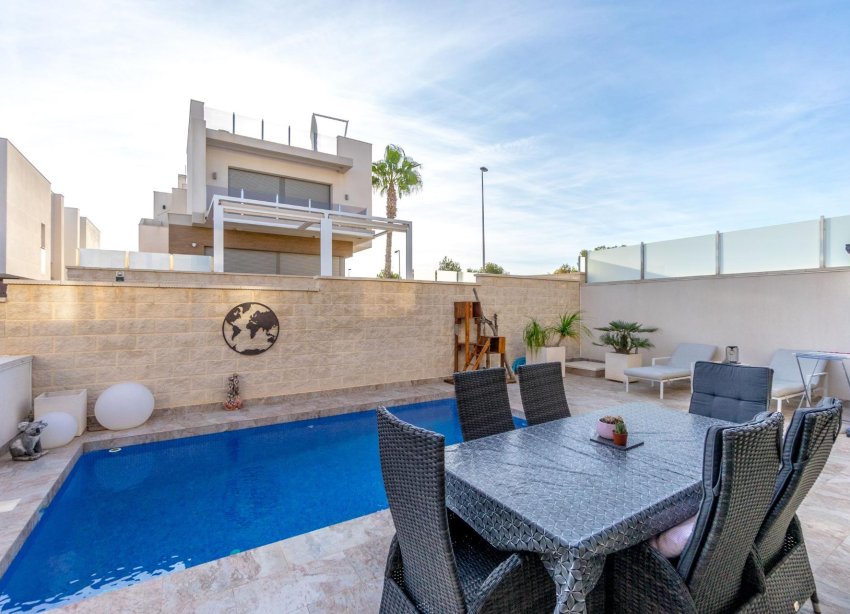 Resale - Villa - Orihuela Costa - PAU 26