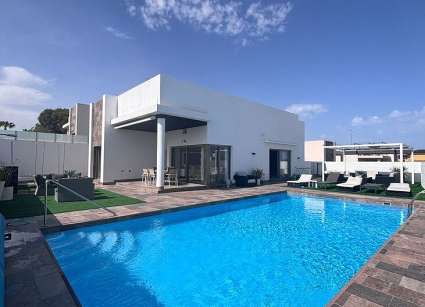 Resale - Villa - Orihuela Costa - Pau 8