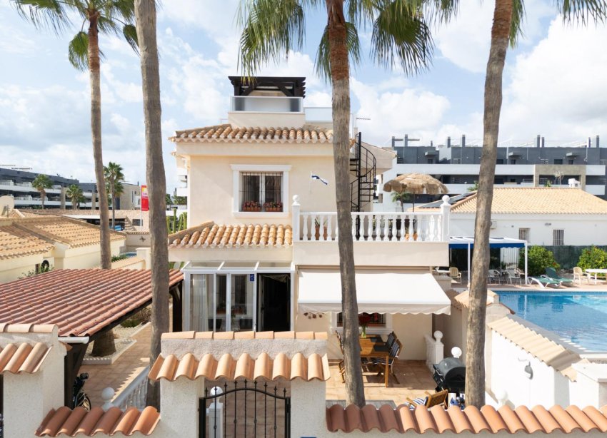 Resale - Villa - Orihuela Costa - Playa Flamenca