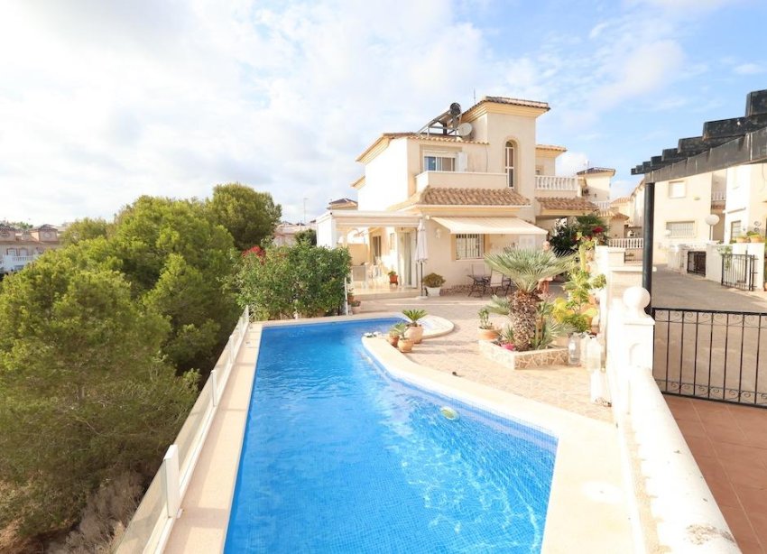 Resale - Villa - Orihuela Costa - Playa Flamenca