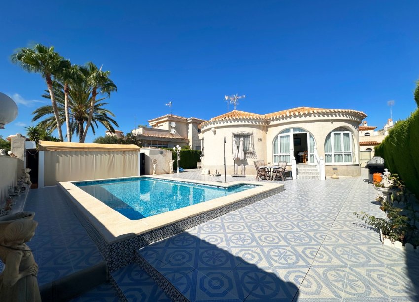 Resale - Villa - Orihuela Costa - Playa Flamenca