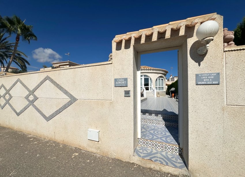 Resale - Villa - Orihuela Costa - Playa Flamenca