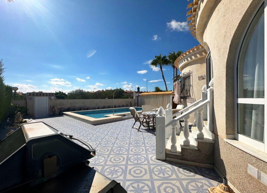 Resale - Villa - Orihuela Costa - Playa Flamenca
