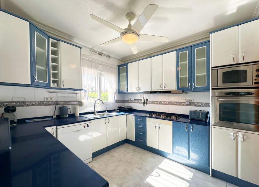 Resale - Villa - Orihuela Costa - Playa Flamenca