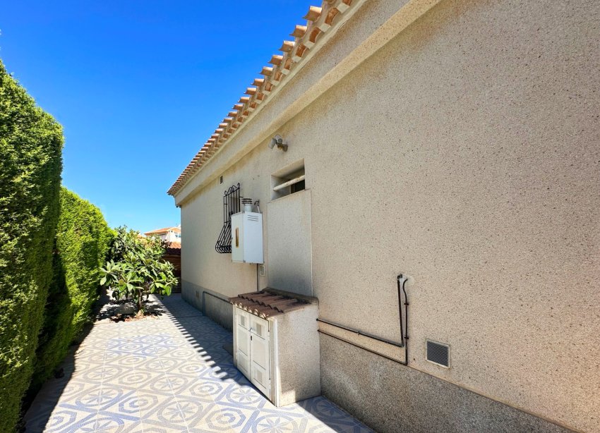 Resale - Villa - Orihuela Costa - Playa Flamenca