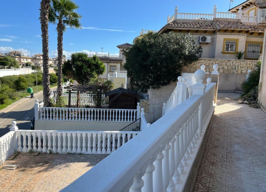 Resale - Villa - Orihuela Costa - Playa Flamenca