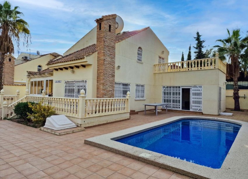 Resale - Villa - Orihuela Costa - Playa Flamenca