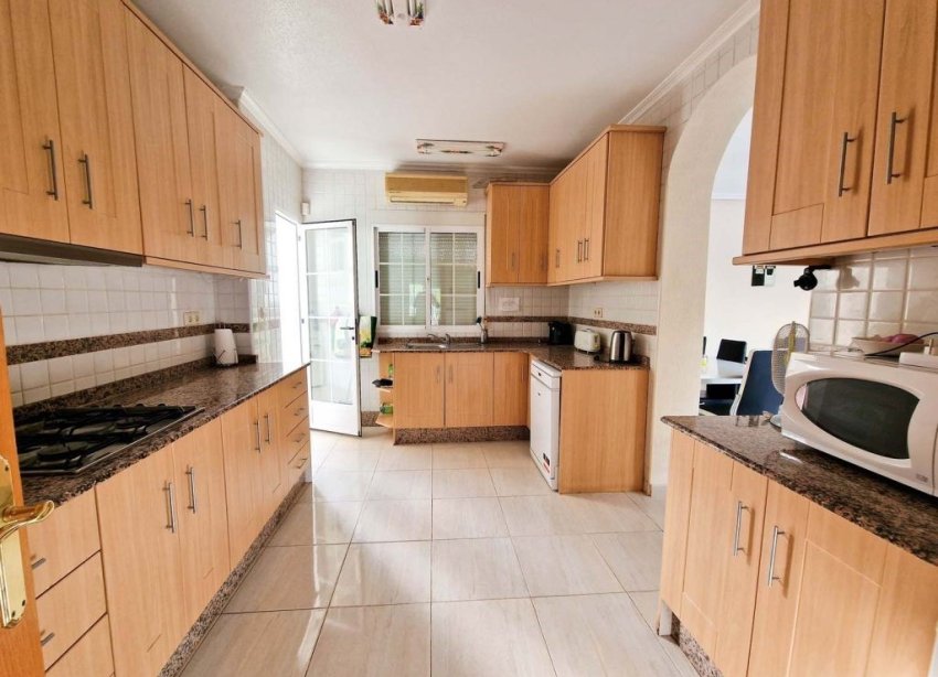 Resale - Villa - Orihuela Costa - Playa Flamenca