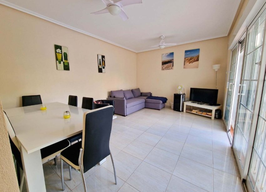 Resale - Villa - Orihuela Costa - Playa Flamenca