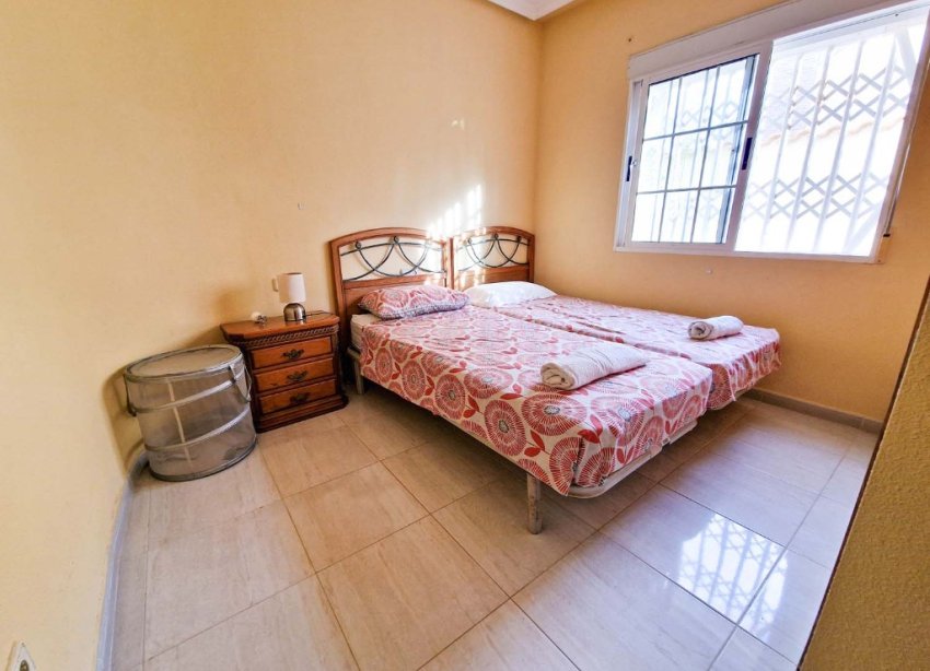 Resale - Villa - Orihuela Costa - Playa Flamenca