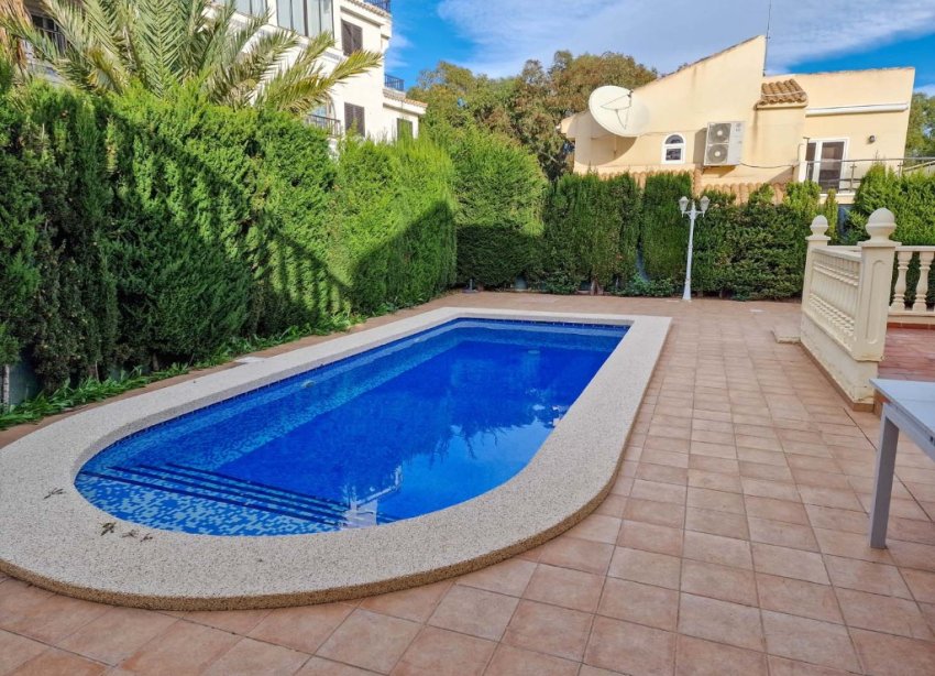 Resale - Villa - Orihuela Costa - Playa Flamenca