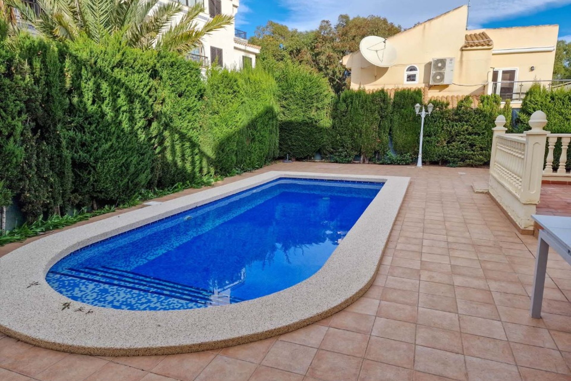 Resale - Villa - Orihuela Costa - Playa Flamenca